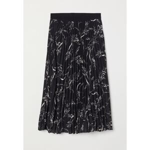 H&M Black Floral Lined Pleated Skirt Size 4 NWT